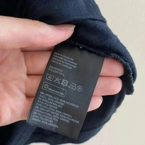 H&M V-Neck Racerback Tank with Triangular Cutouts, Women’s Size XS, Navy Blue - Picture 4 of 8